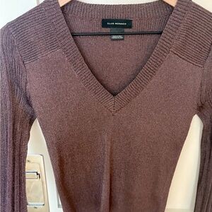 Club Monaco Women's metallic holiday V-Neck Sweater new medium